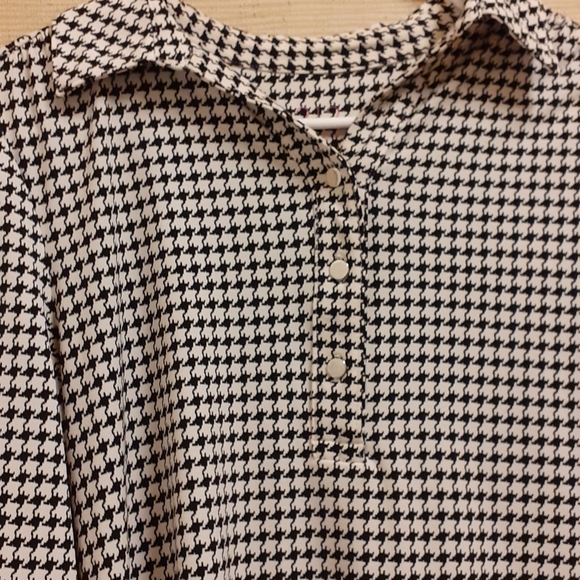 Women's blouse - Picture 2 of 4